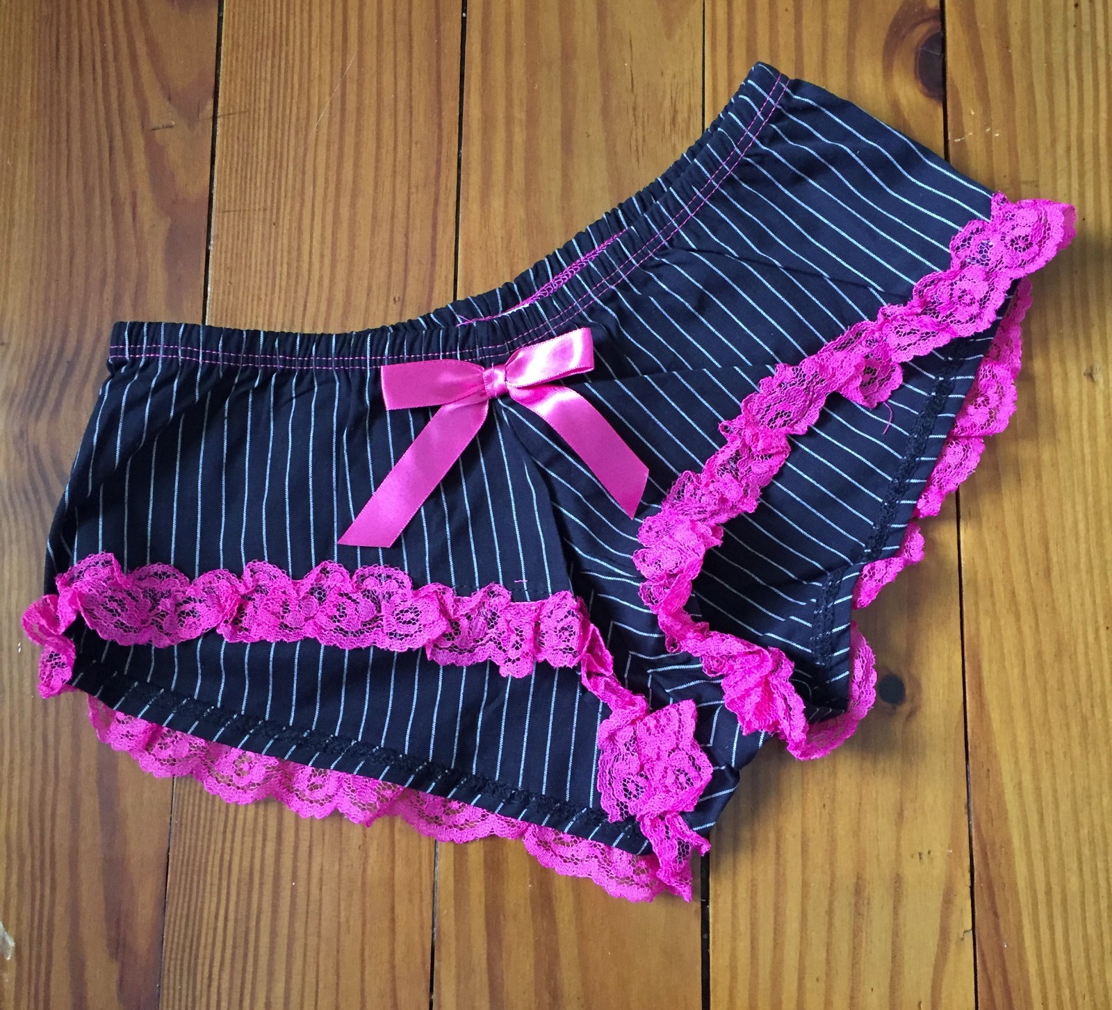 Lucky 13 Ruffle Panties Briefs Pinstripe Black Pink Lace Pin Up burlesque