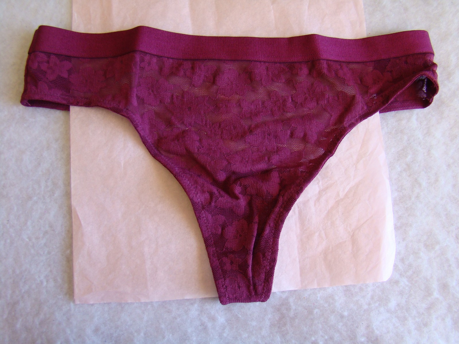 New Victoria’s Secret PINK Plum Floral Lace Thong String Panties Size S