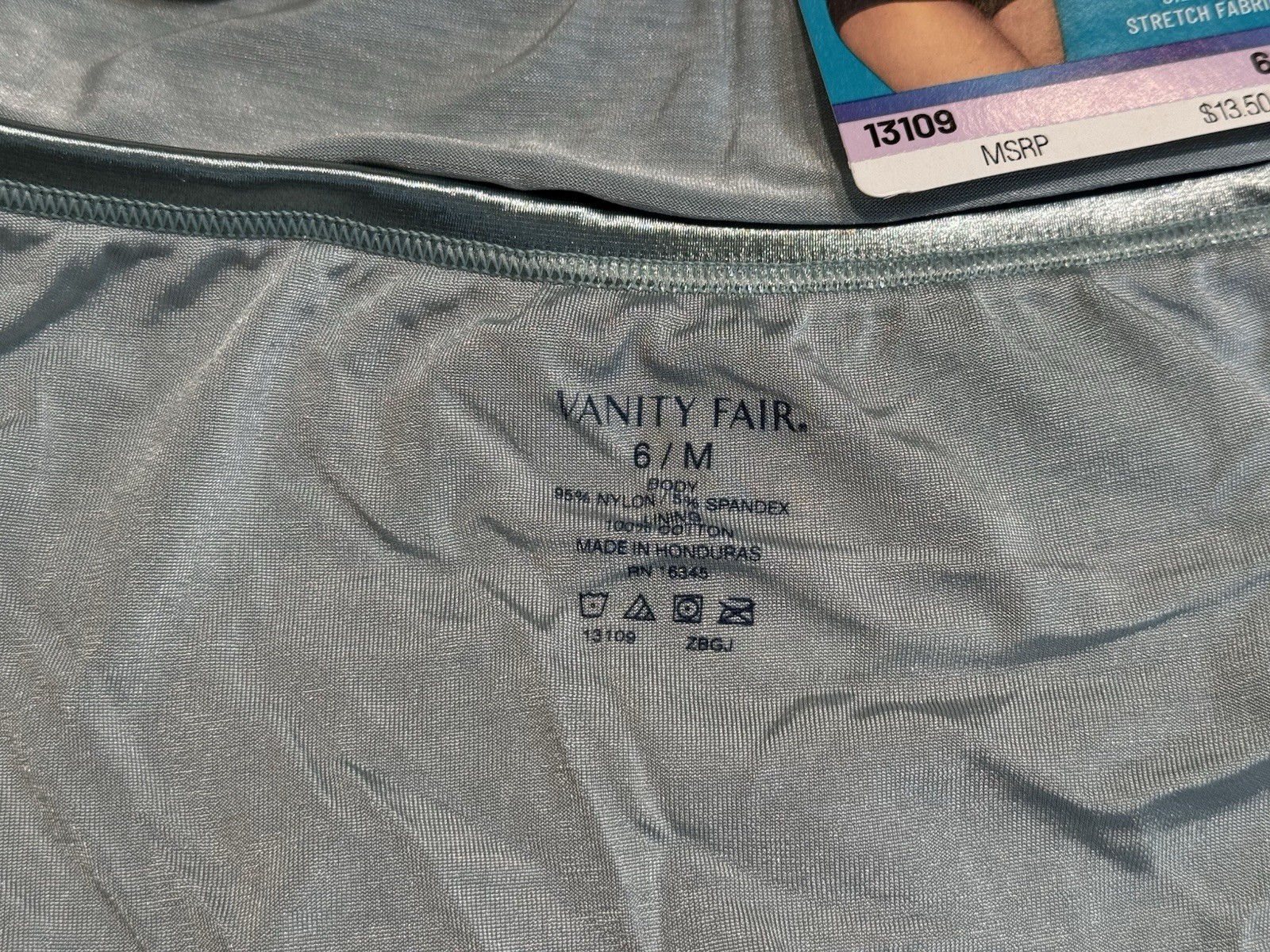 NWT Vanity Fair Illumination Brief Panty 13109 Size 6 M 3 Pairs Green