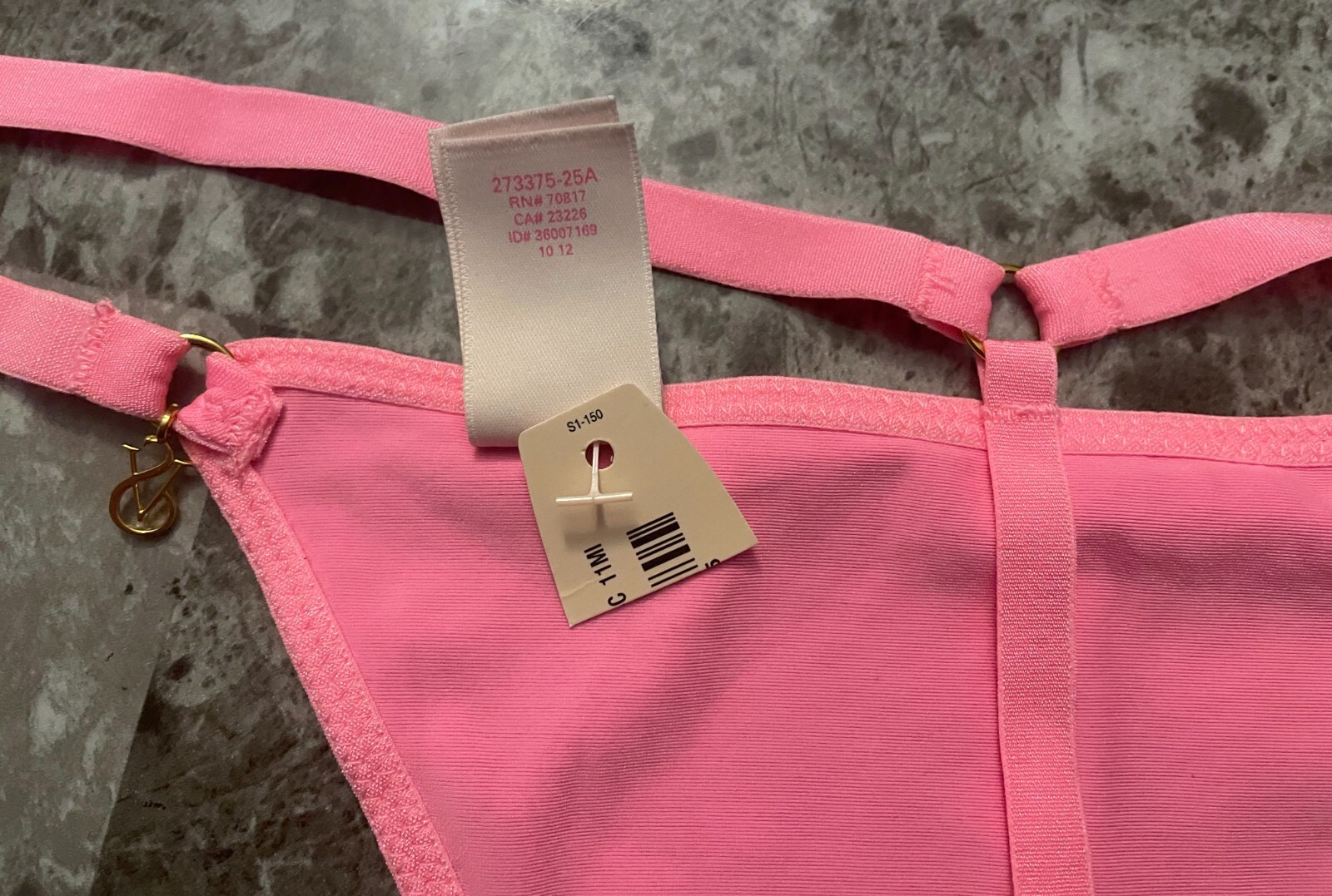 VICTORIA’S SECRET O/S PINK GOLD CHARM SATIN SMOOTH VINTAGE RARE V STRING PANTIES