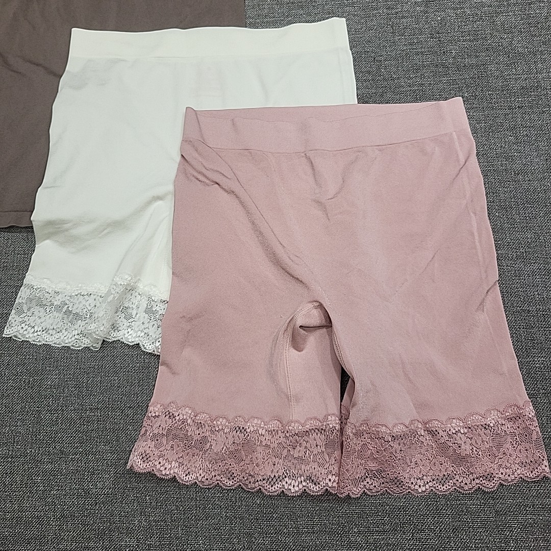 Breezies Women’s Set of 4 Multicolor Mid Thigh Shorts Panties Size Medium
