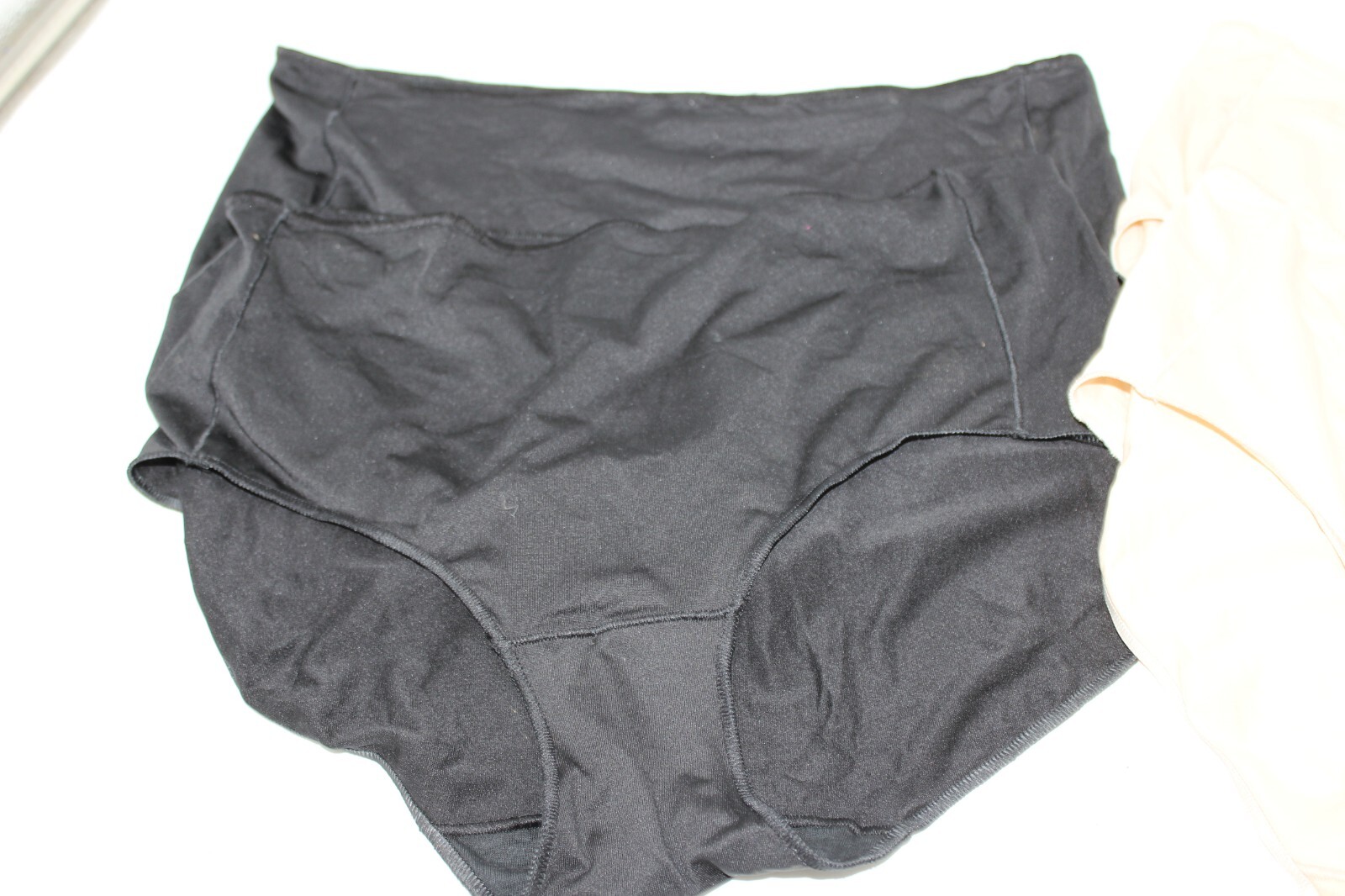 Gildan Underwear Lot of 2 Pairs High-Cut (Size 7) Black Nude NEW Multicolor