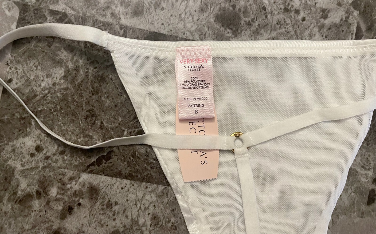 NWT VICTORIA’S SECRET S WHITE SMOOTH SNOWFLAKE VINTAGE RARE V STRING PANTIES