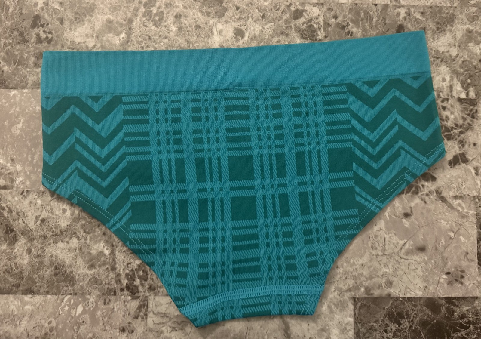 NWT VICTORIA’S SECRET S GREEN GEOMETRIC PLAID SEAMLESS RARE HIPHUGGER PANTIES
