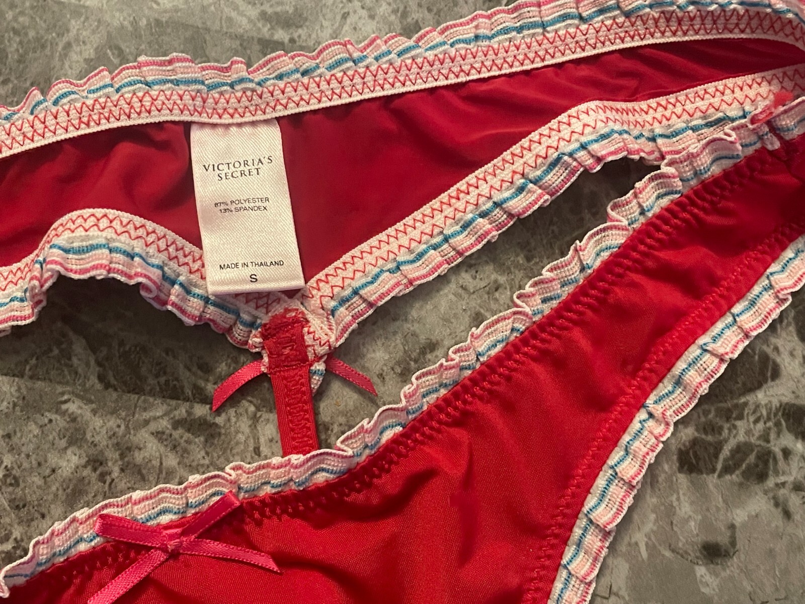 NWOT VICTORIA’S SECRET S RED SMOOTH STRIPE PLEATED VINTAGE RARE V STRING PANTIES