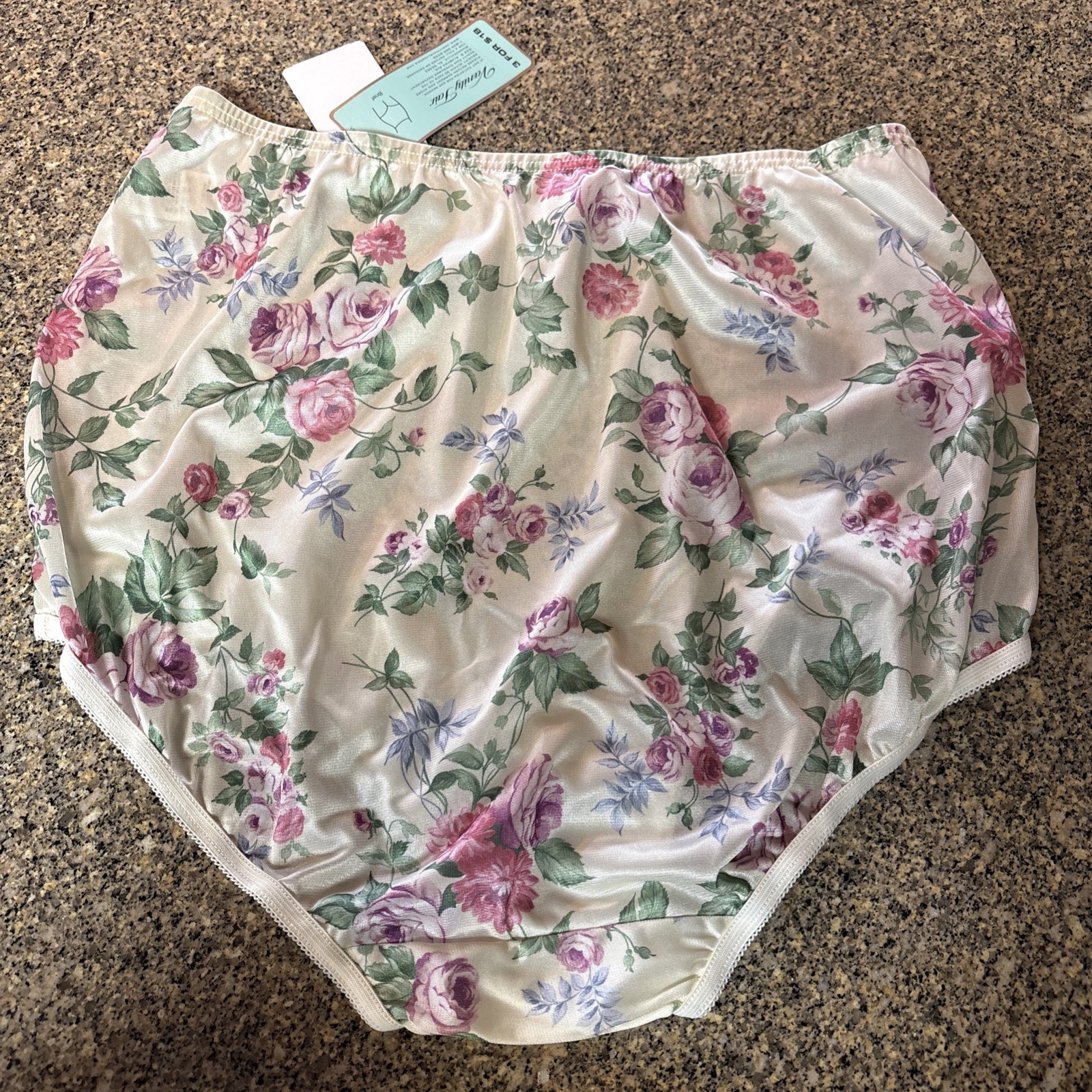 Vanity Fair Perfectly Yours Ravissant Full Coverage Brief Floral NWT 7/44 L