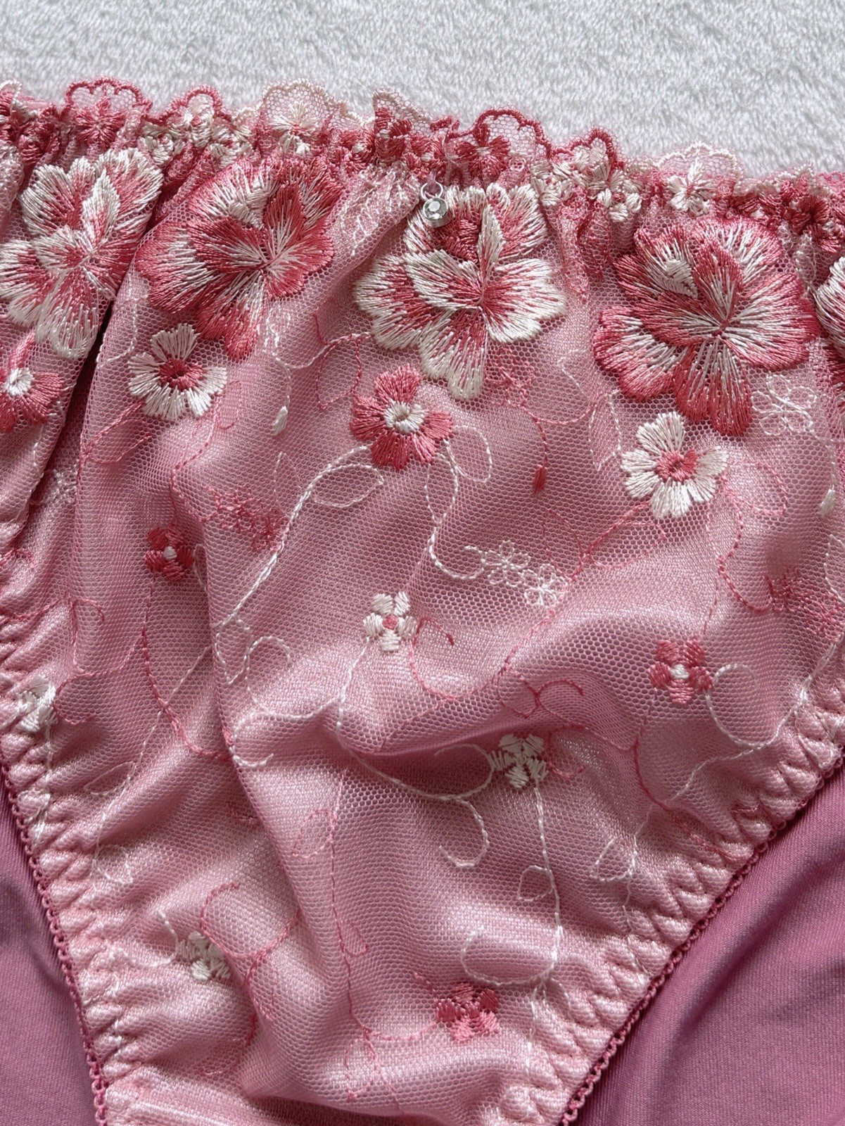 US-XL/JP-5L Japanese Brand Classic Floral Embroidery Panties Soft Raspberry Pink