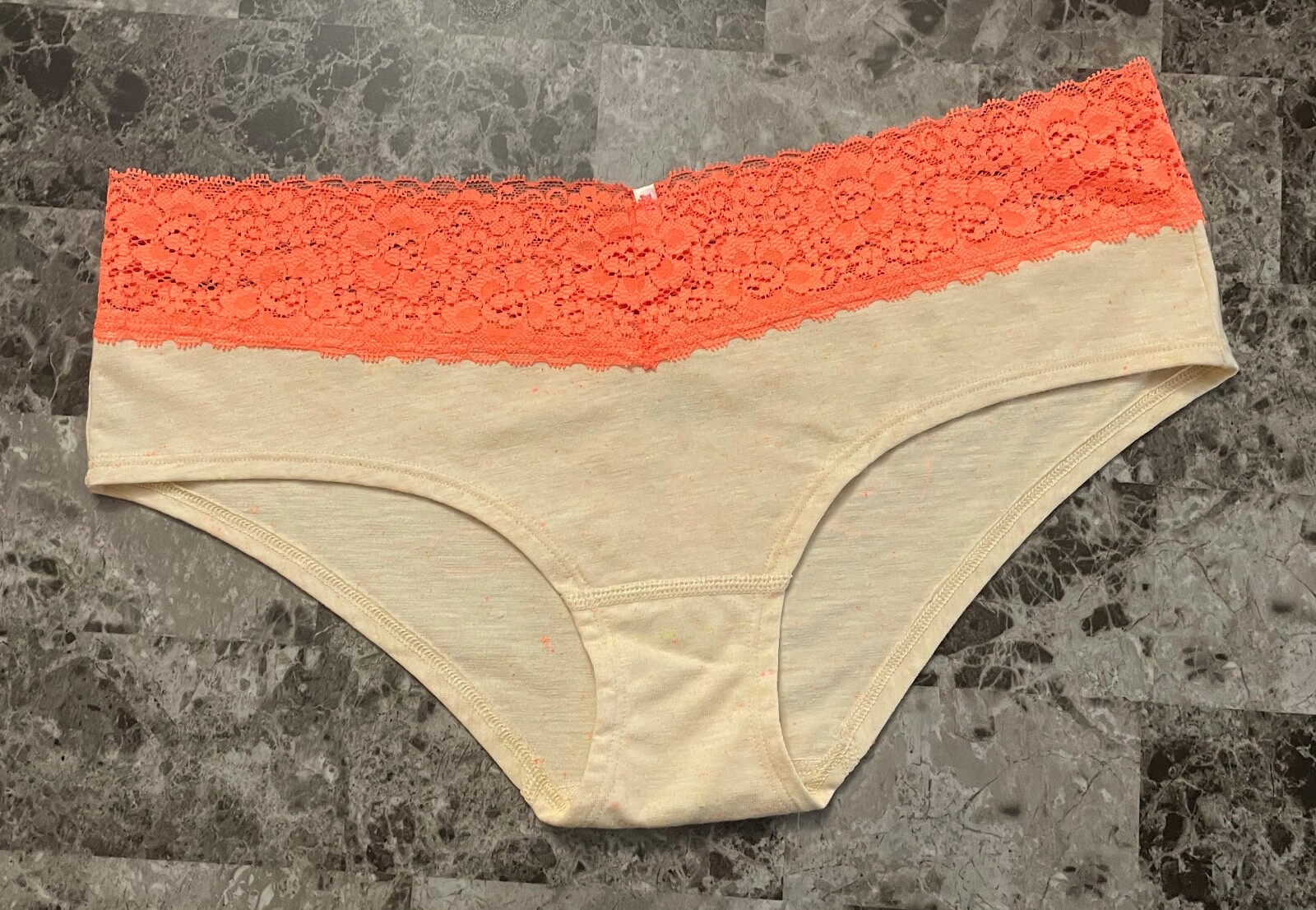 NWT VICTORIA’S SECRET PINK L ORANGE SPECKLED FLORAL LACE RARE HIPSTER PANTIES