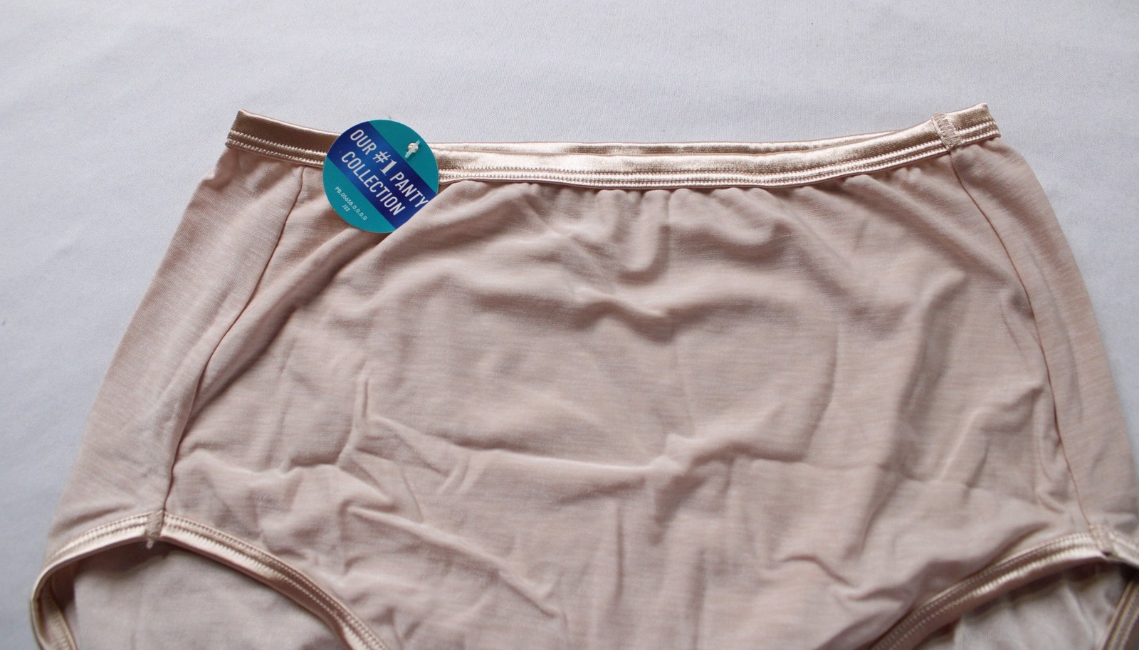 Vanity Fair Women’s Stretch Chic Illumination Briefs NN7 Rose Beige Large NWT