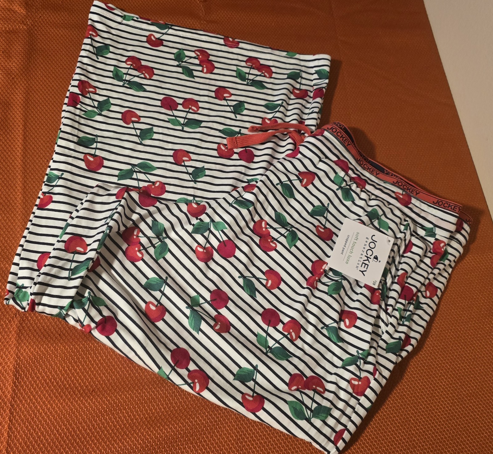 NWT Jockey Women’s Large Soft Luxe Cropped Lounge Pants With Cherry Print