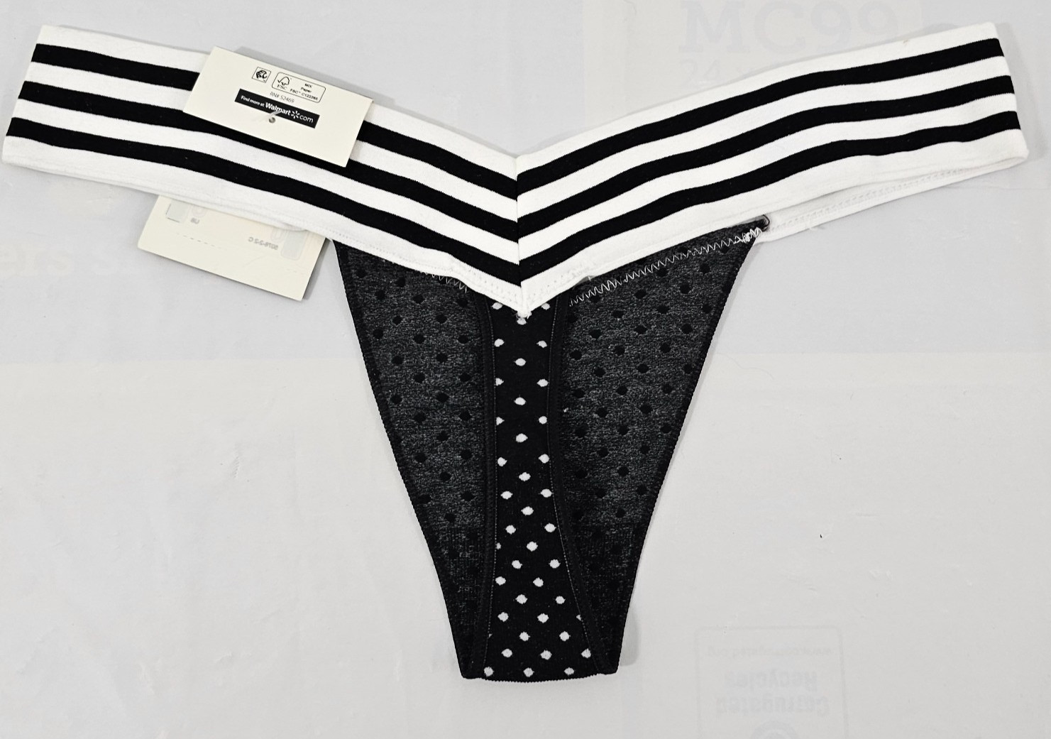 No Boundaries NOBO 4-Pack Multi-Color Seamless Thong Panties – Size Small NWT