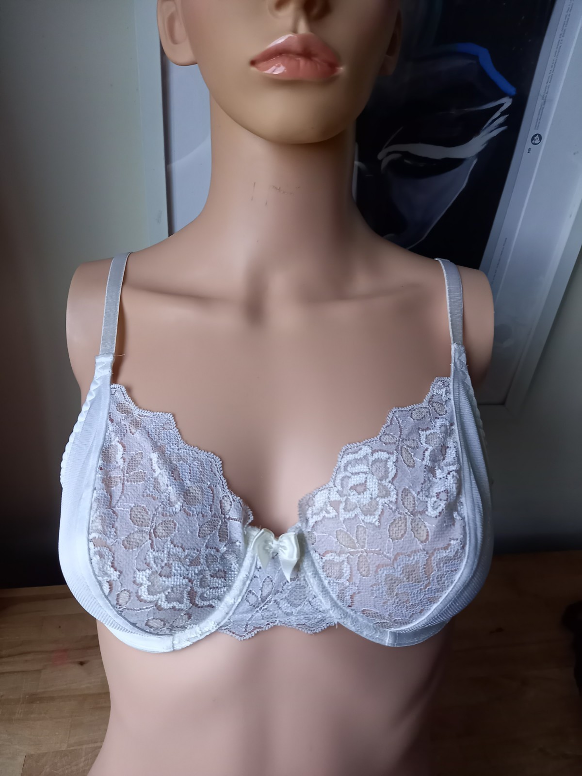 White Bra with Half Lace Cups Bow in Middle Underwire Bra 34C BRAND NEW