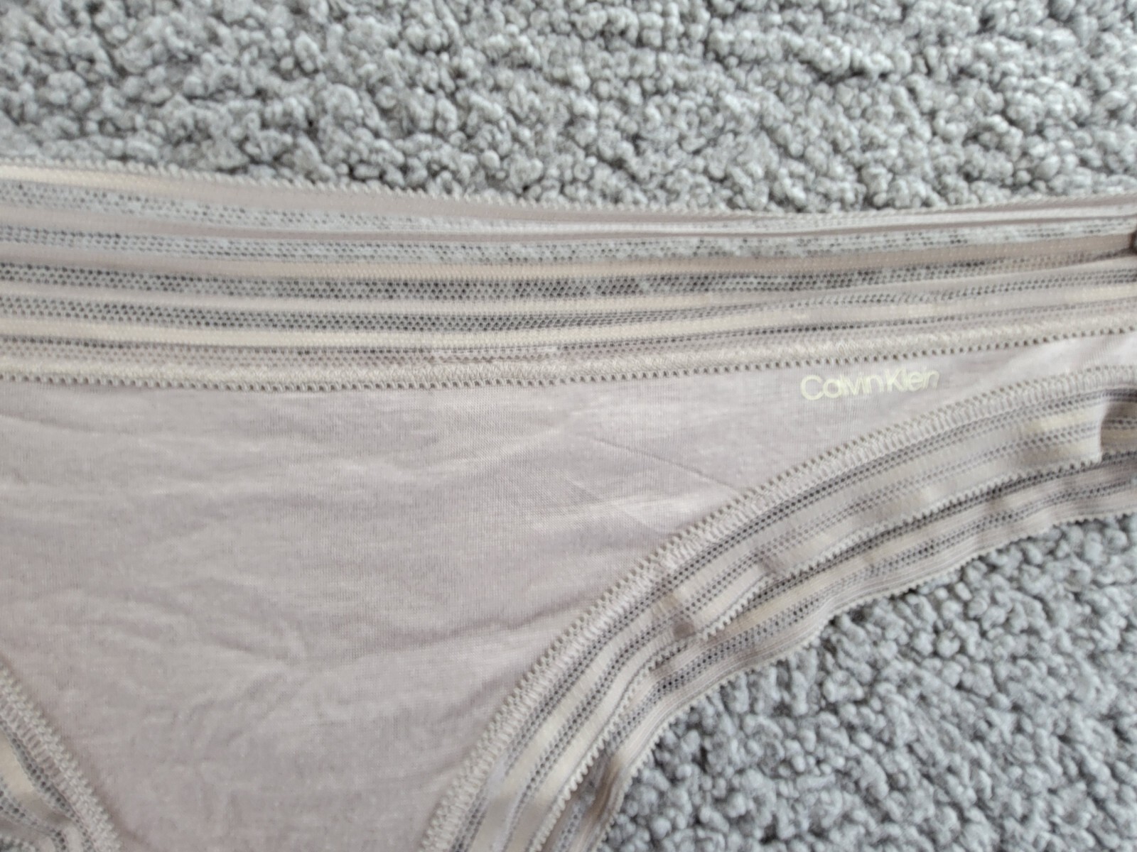 Calvin Klein Ultra Soft Modal Thong Women’s L Satellite Elasticized Waistband