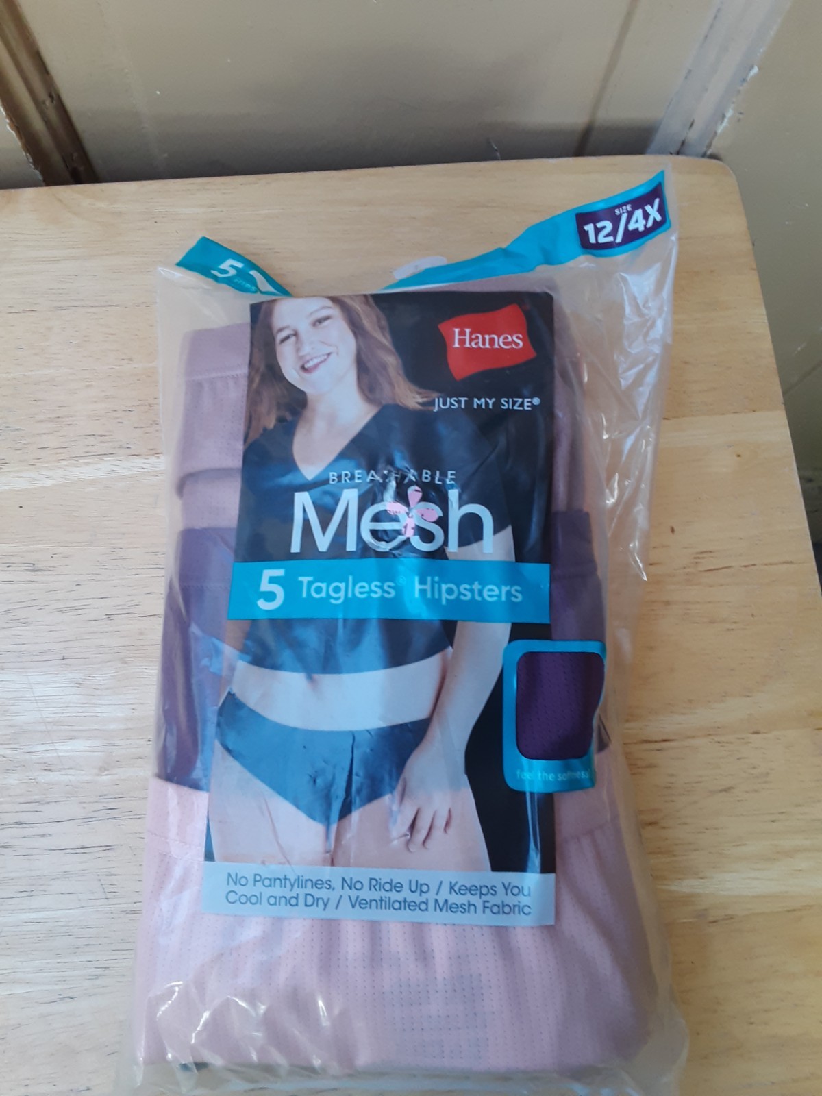 Hanes Woman’s 5 Pair Tagless Hipsters Size 12/4X NEW WITH TAGS