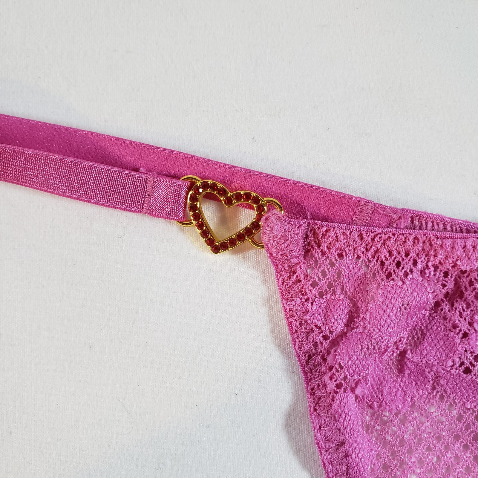 Victoria’s Secret Medium Dream Angels Lace Rhinestone Heart Hardware Thong Pink