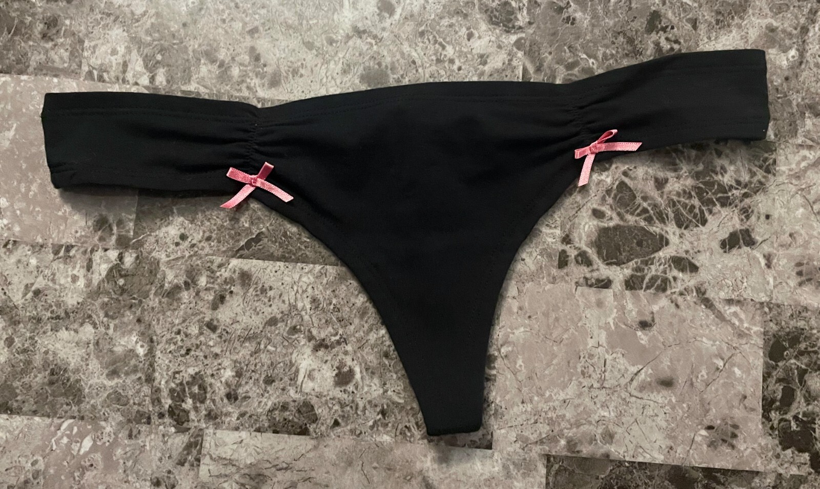 NWT VICTORIA’S SECRET PINK MEDIUM BLACK RUCHED BOWS VINTAGE RARE THONG PANTIES