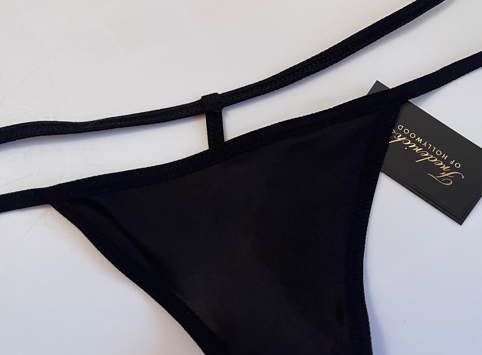 NWT FREDERICK’S OF HOLLYWOOD BLACK SMOOTH MINI TINY G V STRING THONG PANTIES