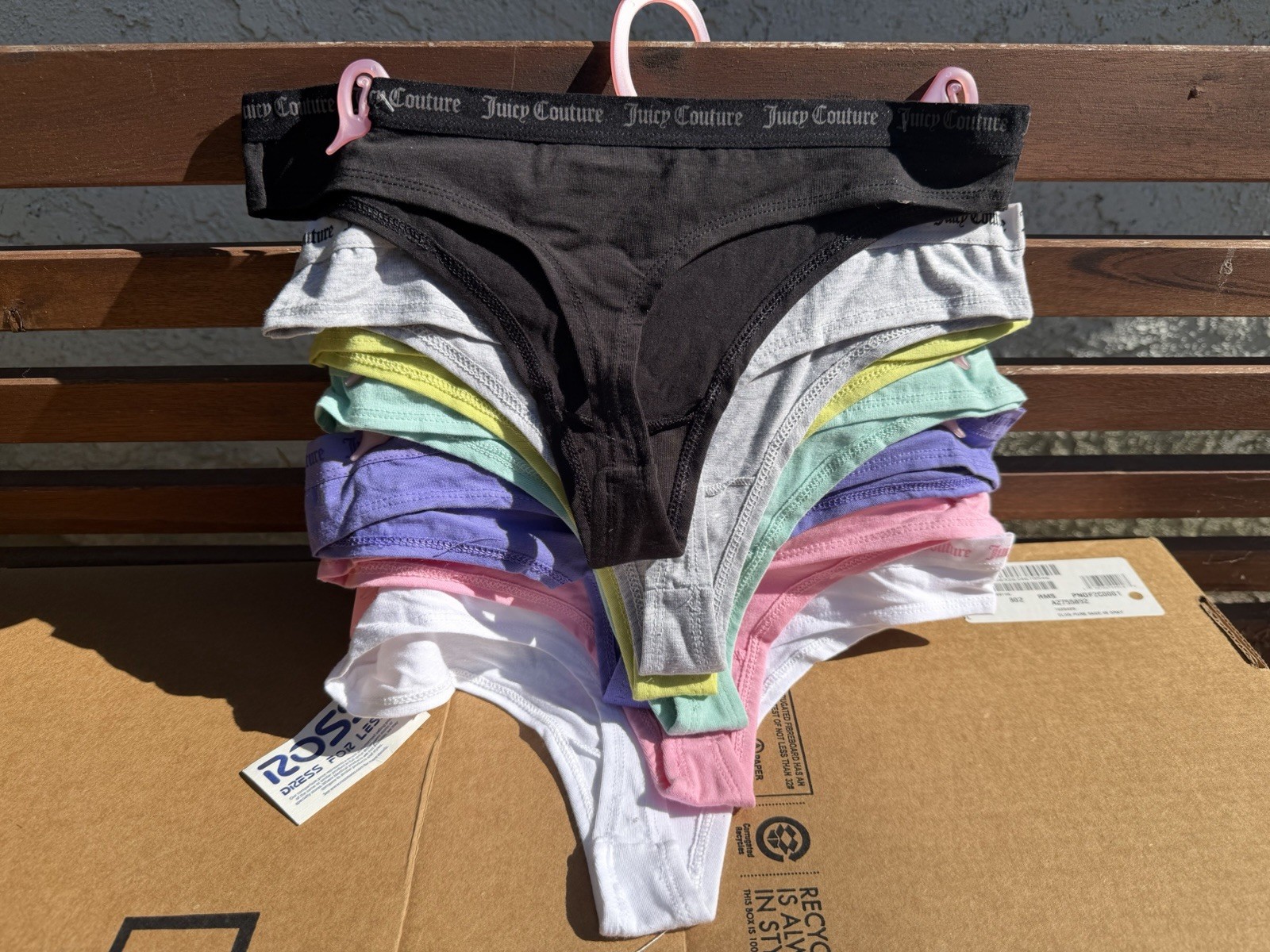 Lot: Juicy & Roxy Thongs L 95COTTON/5SPANDEX