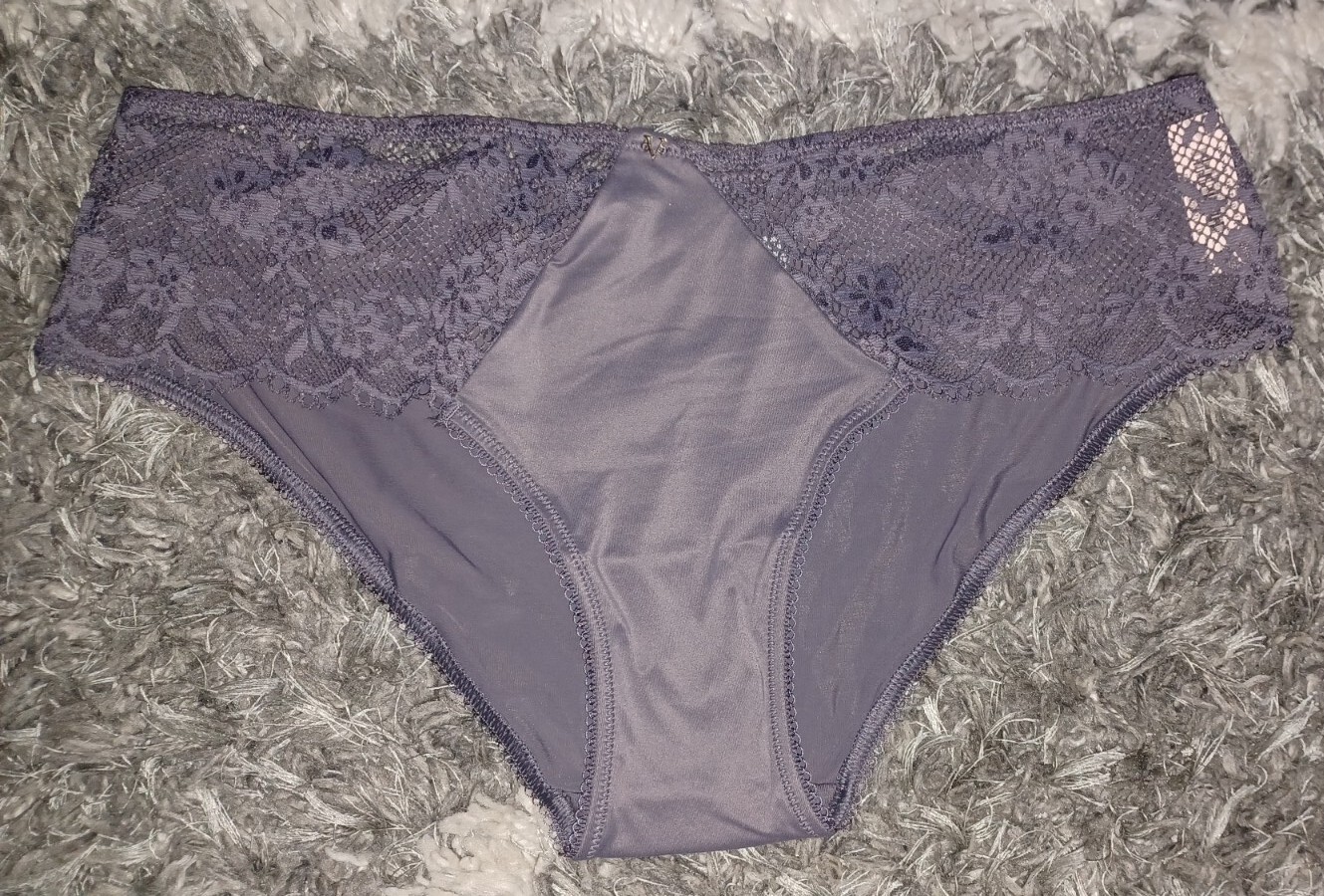 NEW VS Cloud Lace detail hiphugger Panty Size medium Grey