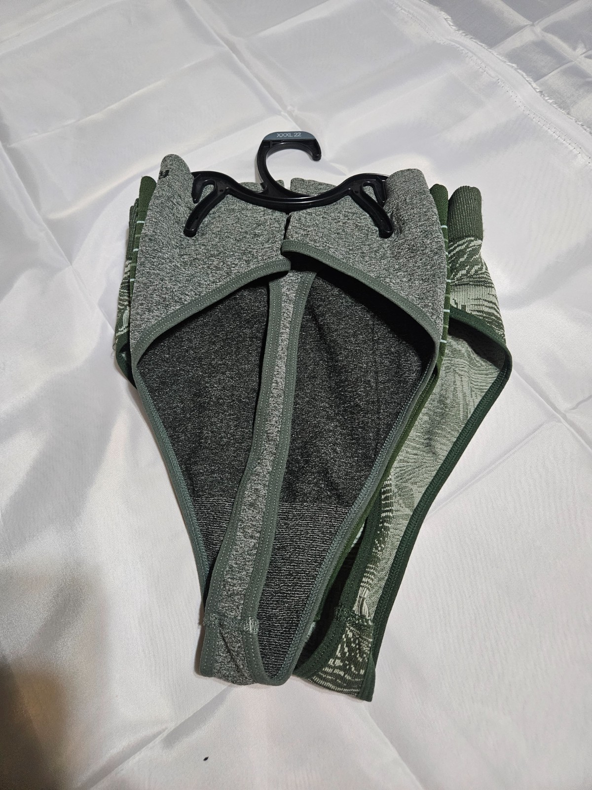 kindly yours thongs size XXXL (22) NEW