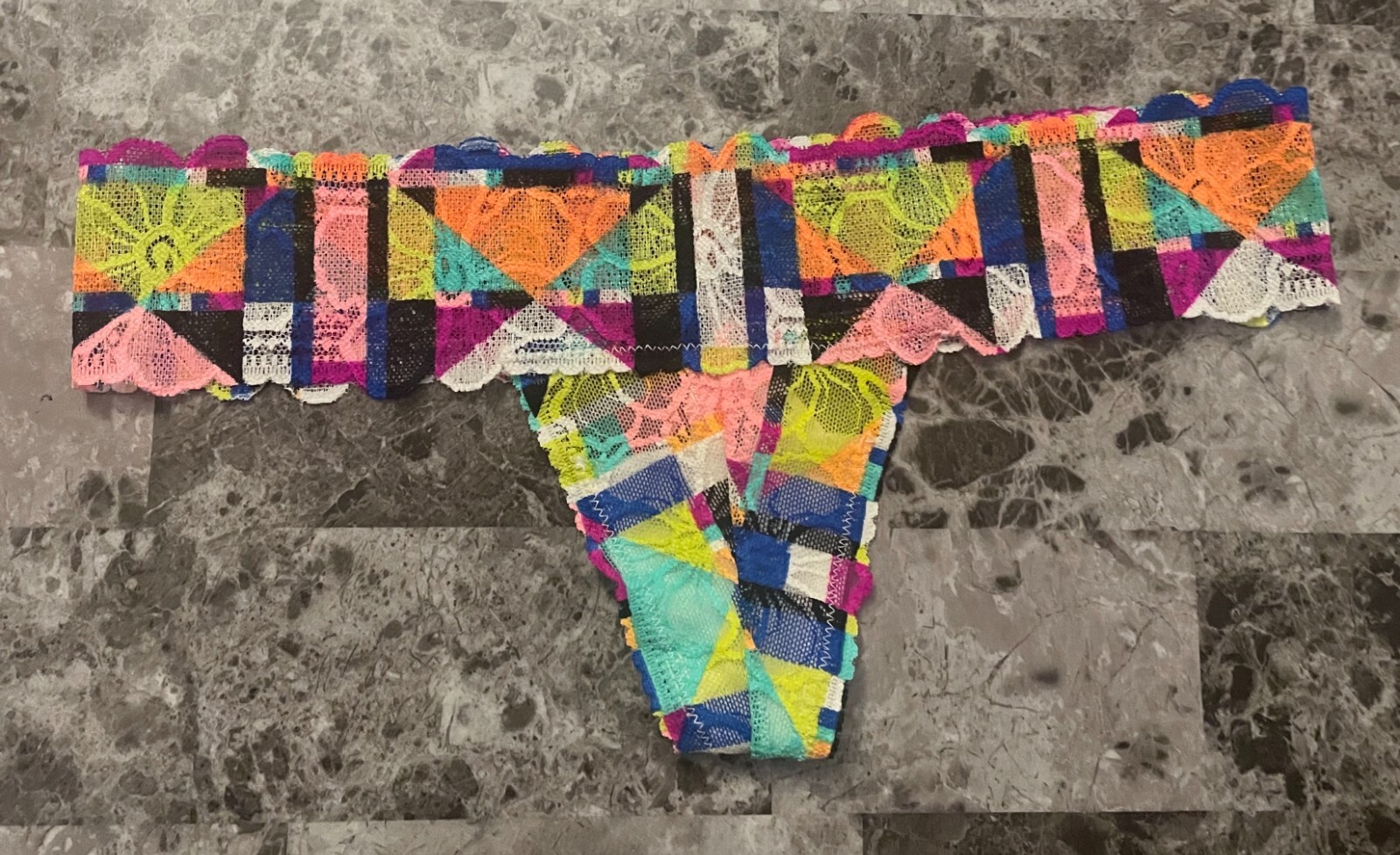 NWT VICTORIA’S SECRET PINK S BLUE TEAL GEOMETRIC FLORAL LACE RARE THONG PANTIES