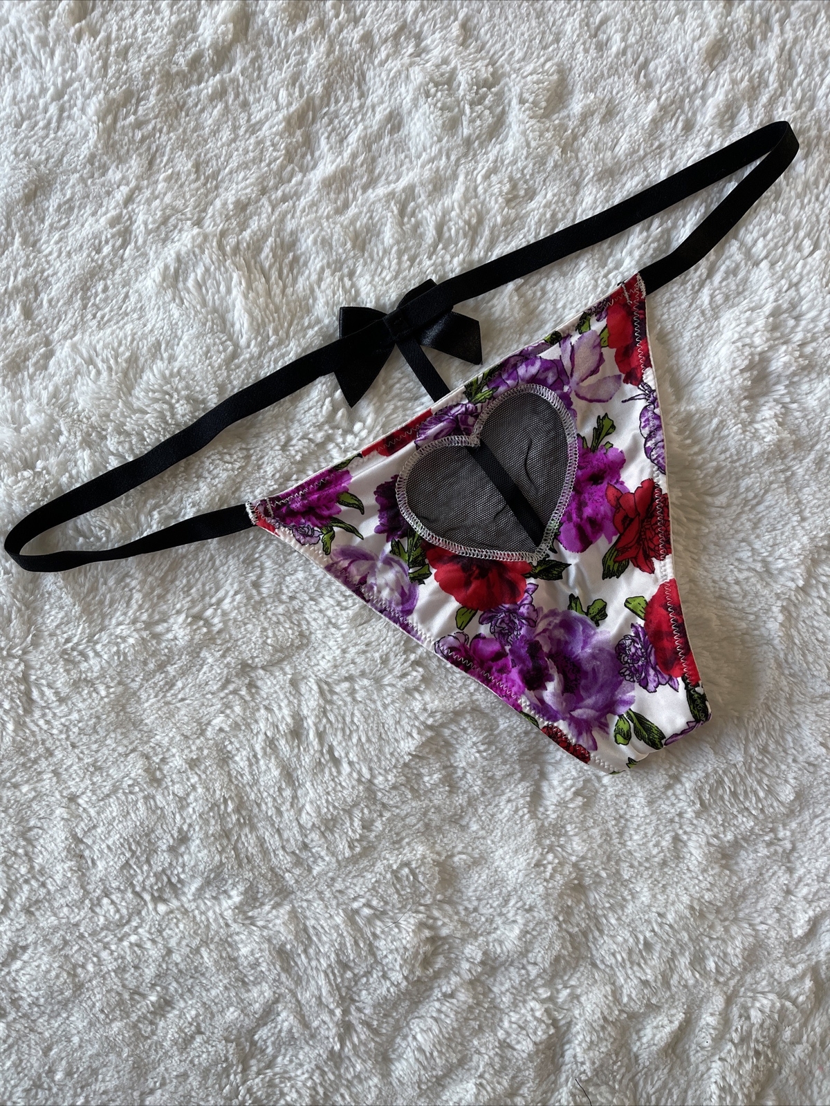 Victoria’s Secret Very Sexy Rose Floral Heart Mesh String Thong Pantie (L)