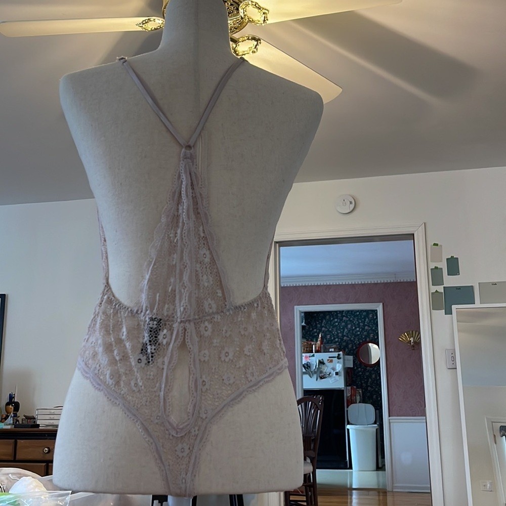 VS Bodysuit Lace Teddy