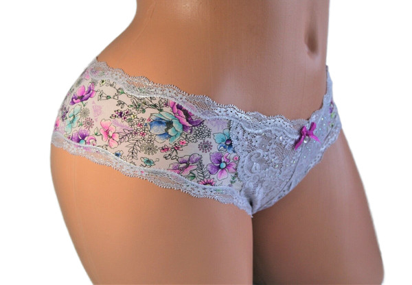 Victira’s Secret Panty very sexy Cheeky Lace Sheer Floral Ruffle Vintage Size M