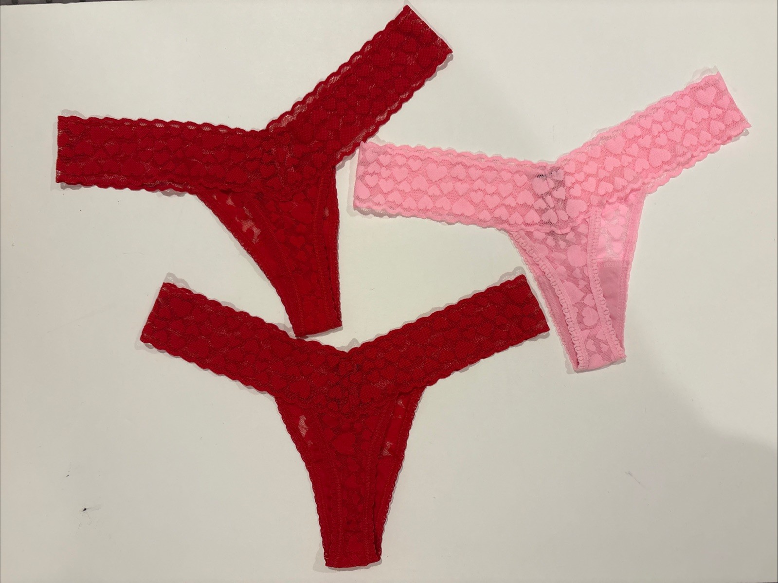 Victoria’s Secret The Lacie Lace Heart Thong Panties 3-Pack One Size Stretch