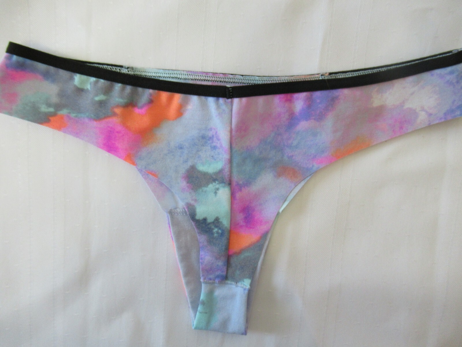 VICTORIAS SECRET PINK MULTI-COLOR NO SHOW SEAMLESS THONG PANTY S