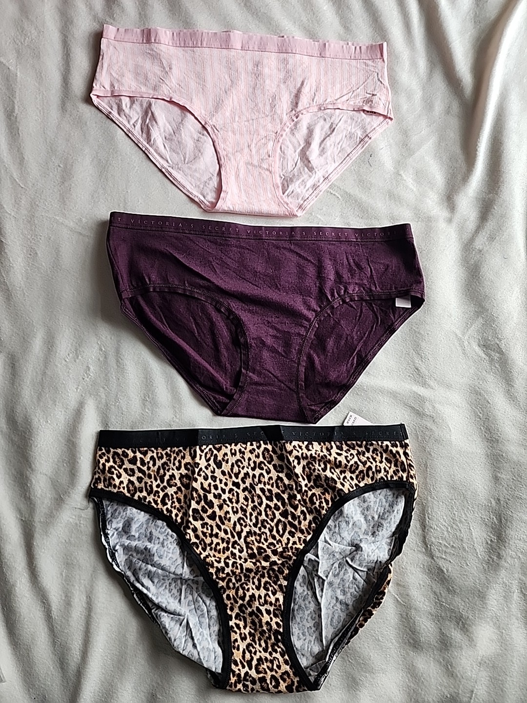 3 NWT VICTORIA ‘S SECRET PANTY BIKINI CHEEKHIPHUGGER Cotton Blend, Sz M RN 54867
