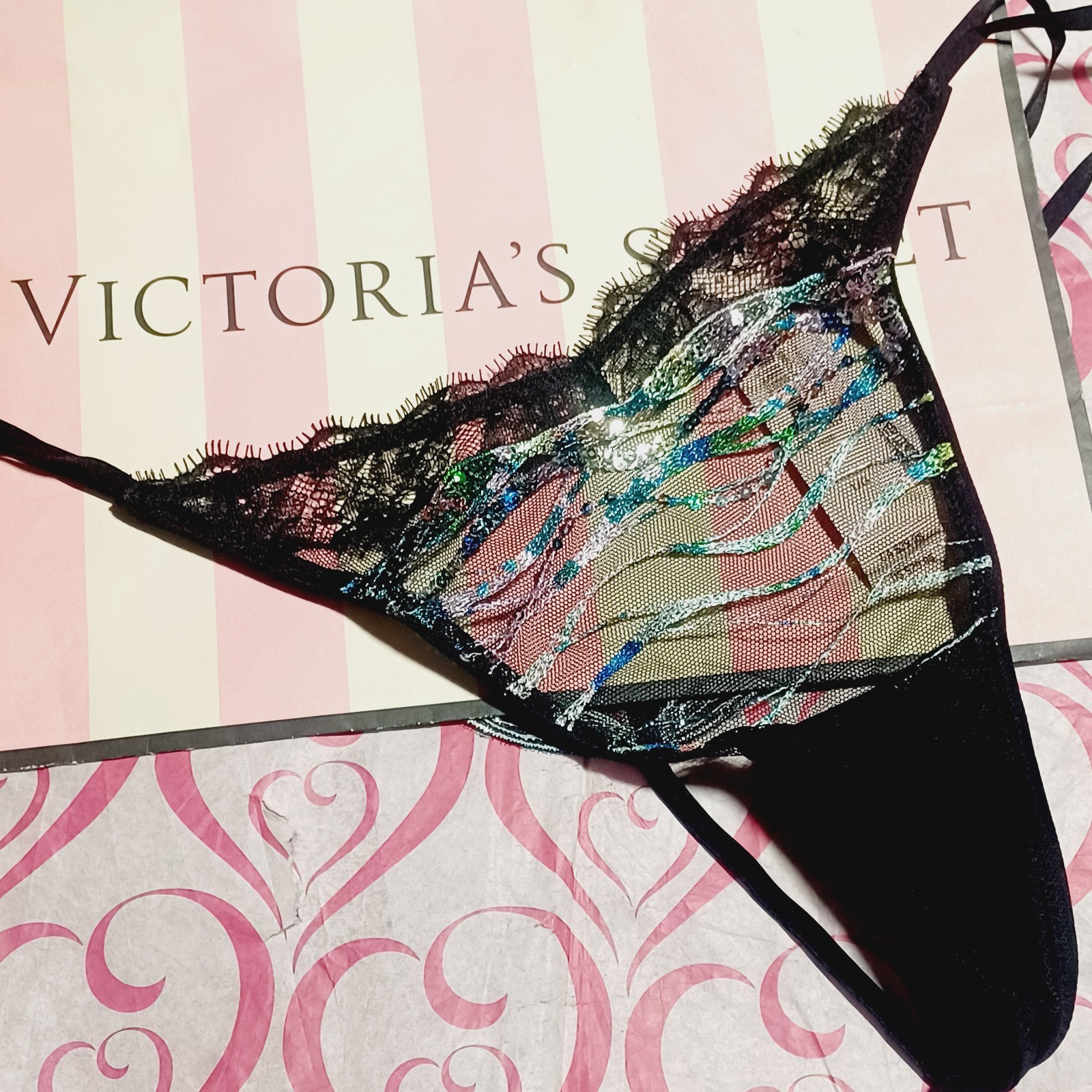 Victoria’s Secret VERY SEXY Siren Shimmer Embroidery V-String Black/Multicolor M