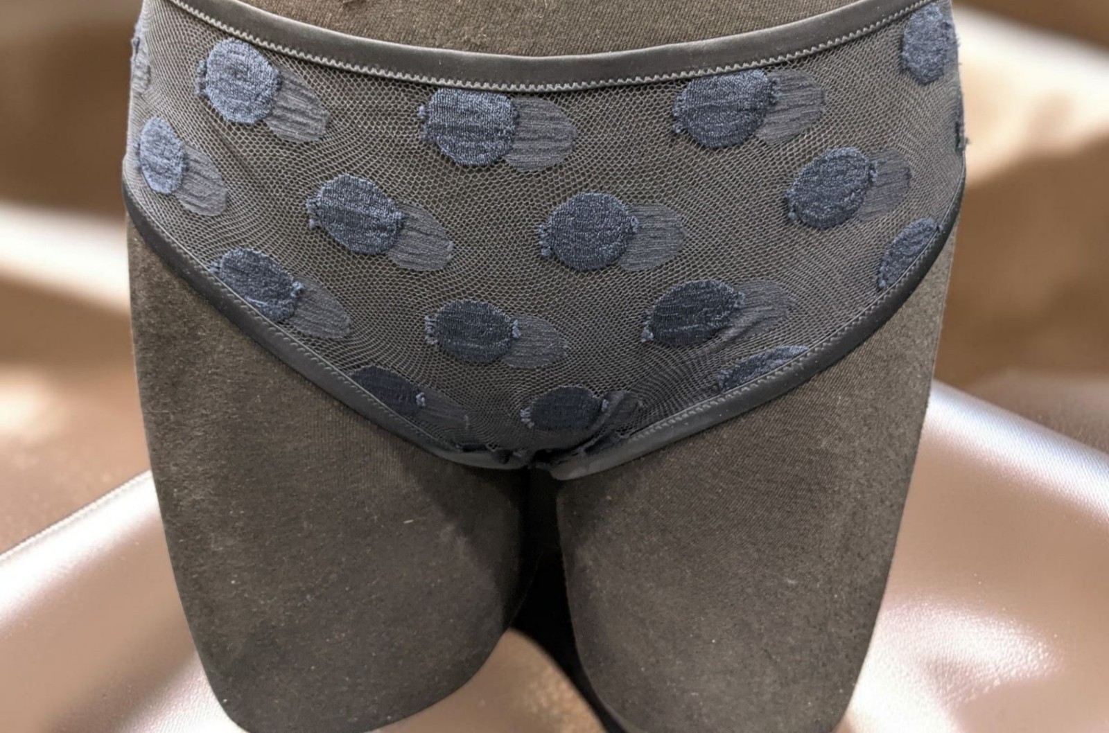 ERES BALLON BULE SATIN TRIMMED POLKA DOT LACE BRIEFS NAVY SIZE 40/US 8