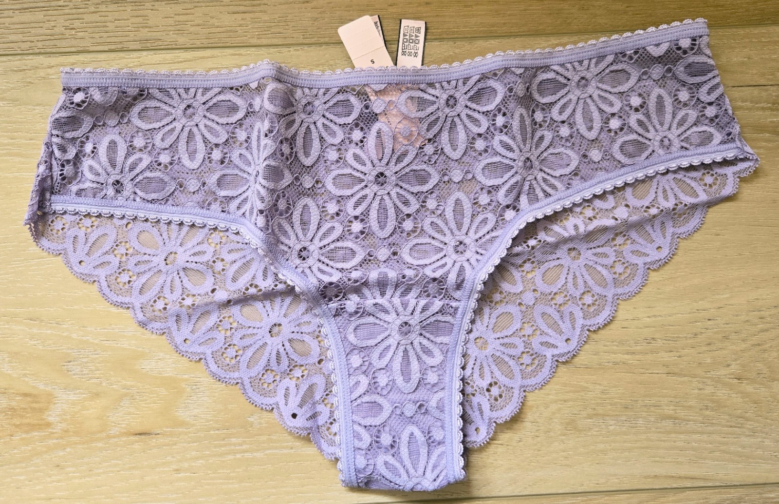 NWT Victoria’s Secret Lavender Scalloped Sheer Lacie Lace Daisy Cheeky Panties S