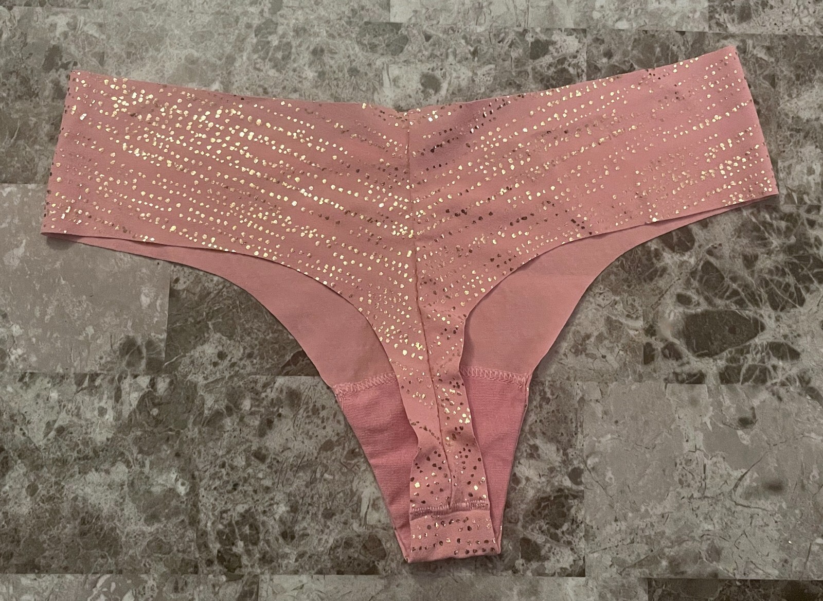 NWT VICTORIA’S SECRET SMALL PINK ROSE GOLD SHINE FOIL NO SHOW RARE THONG PANTIES