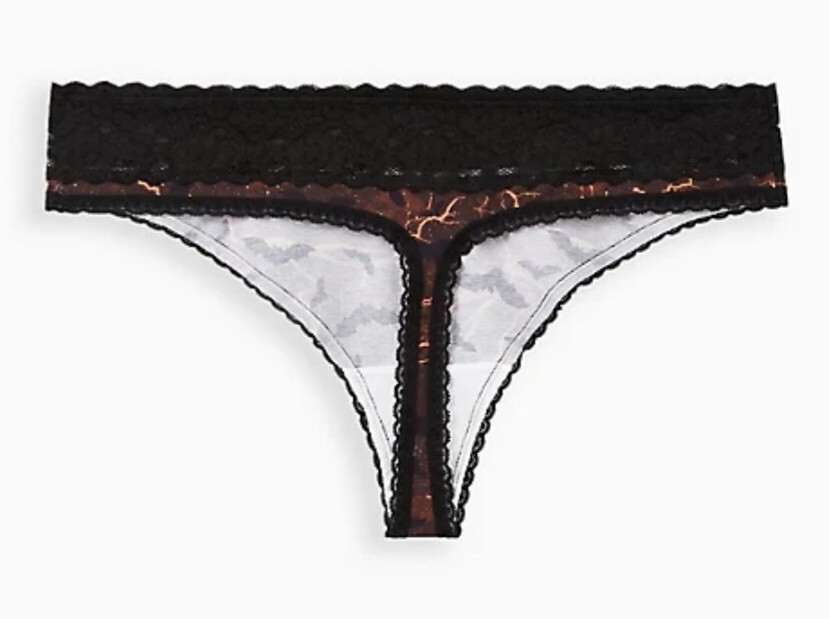 NWT Torrid Plus Size 4 4X 26 COTTON MID-RISE THONG LACE TRIM PANTY BATS