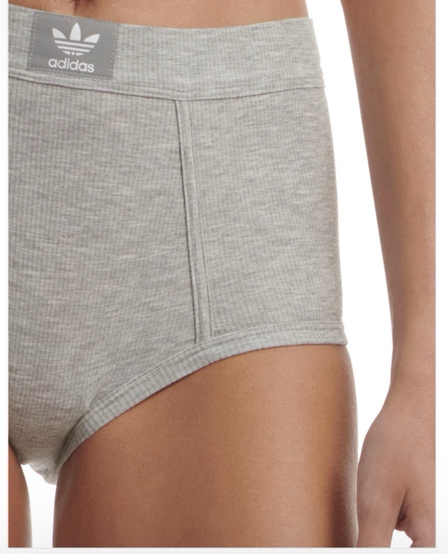 Adidas Women’s Adicolor Flex Ribbed Cotton Boy Short Size Large in Heather Grey