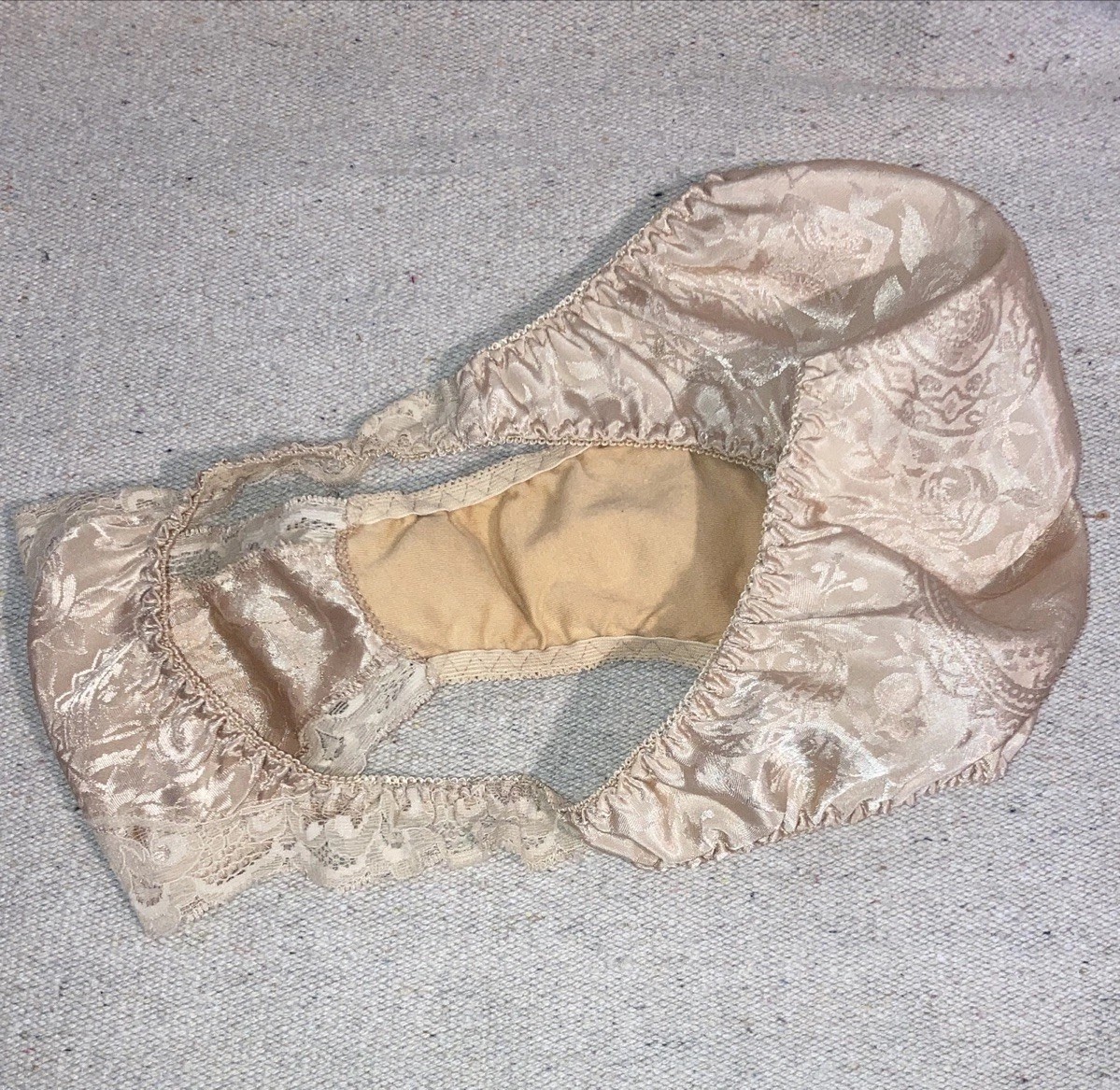 Vintage Victoria’s Secret Shiny Satin Medallion String Bikini Lace Panties S M