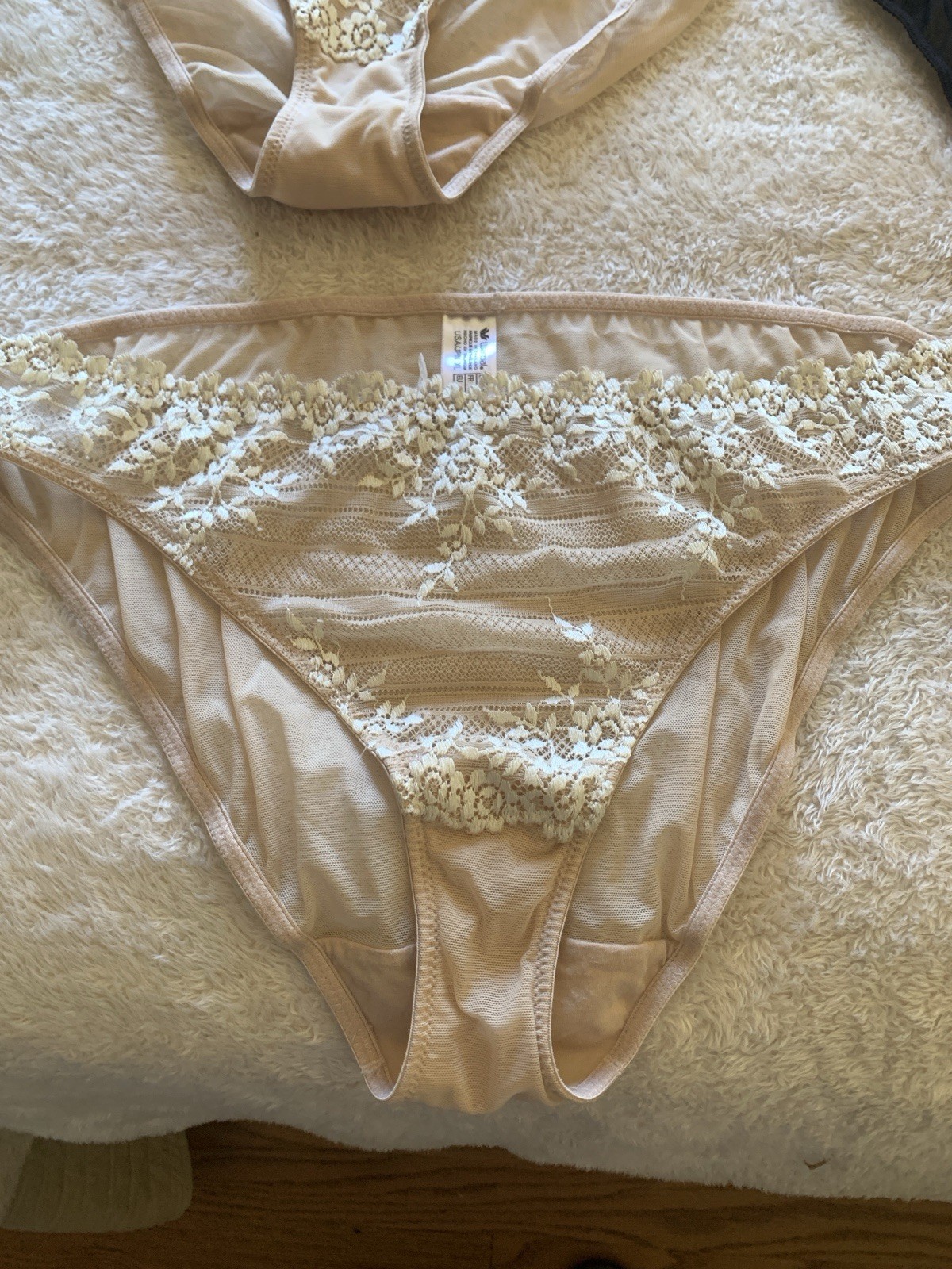 wacoal embrace lace panties Nude/ivory Embroidery NWT Macys XL Bikini 64391