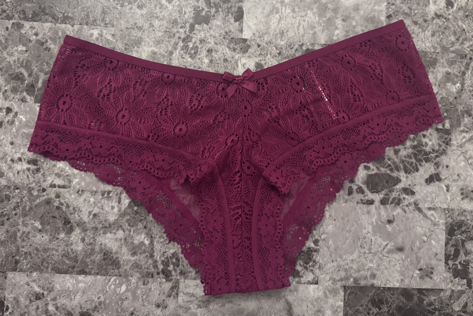 NWT VICTORIA’S SECRET MEDIUM MAROON RED FLORAL LACE MESH RARE CHEEKY PANTIES