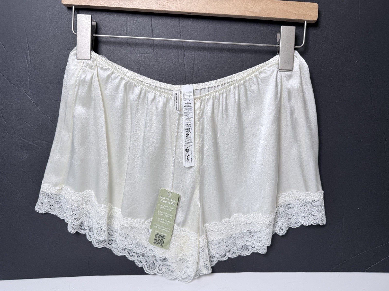 Intimissimi Lace Shorts in ivory and White Stretch Lace Size Small