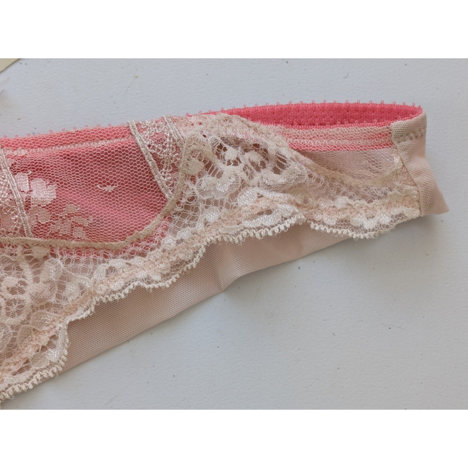 Elle MacPherson Lace Thong Size Large Cameo Rose NWT