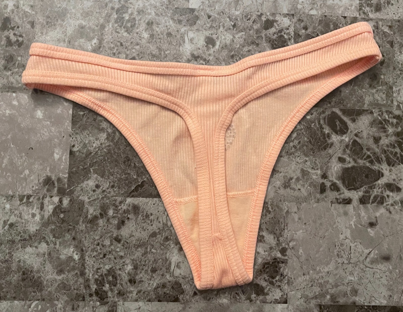 NWT VICTORIA’S SECRET PINK XS ORANGE PEACH RHINESTONE RIB KNIT THONG PANTIES