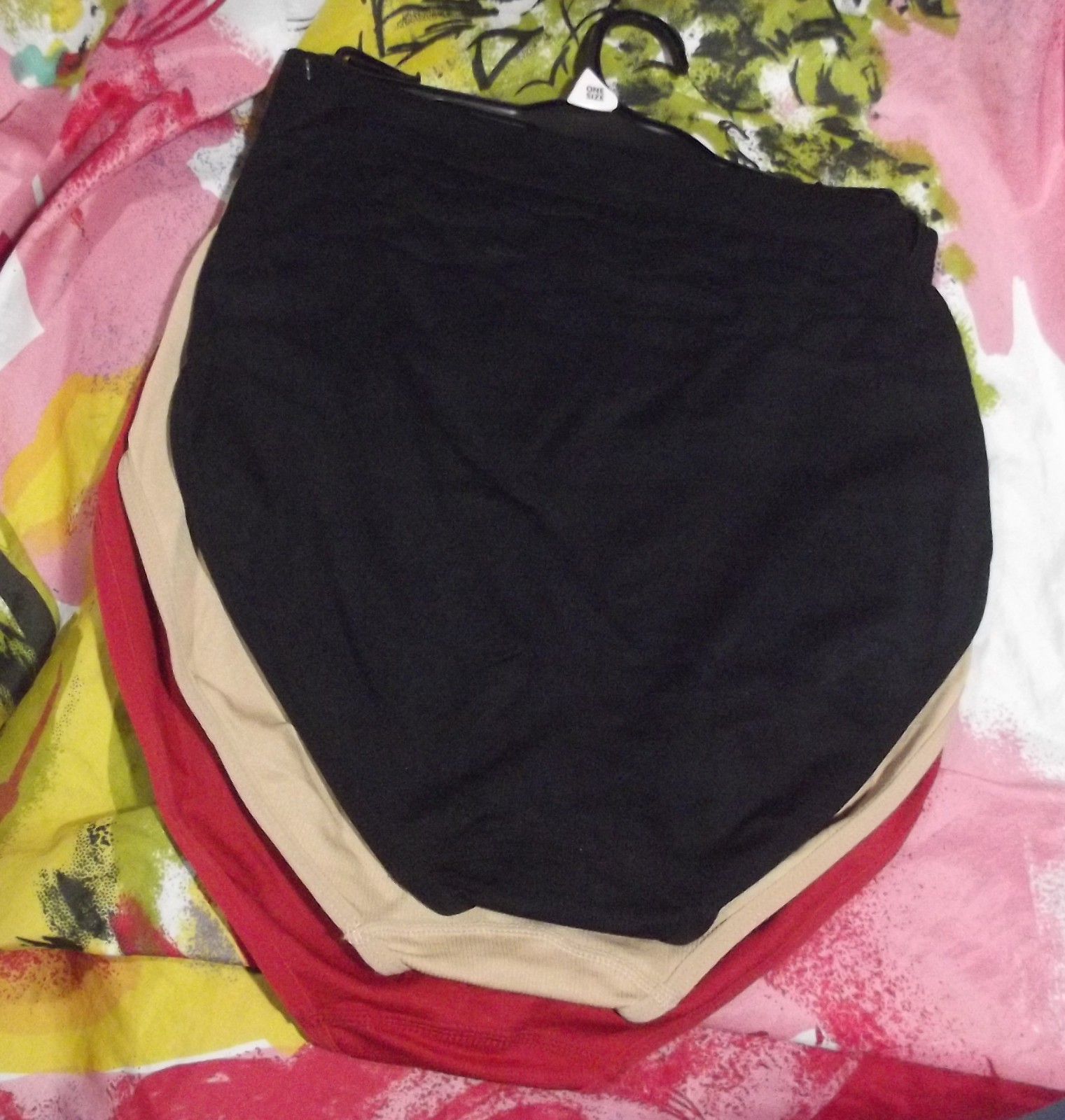 3 NEW PRIMA VALENTINA 16022 RD/BG/BK SEAMLESS TAGFREE MF BRIEF PANTIES ONE SIZE