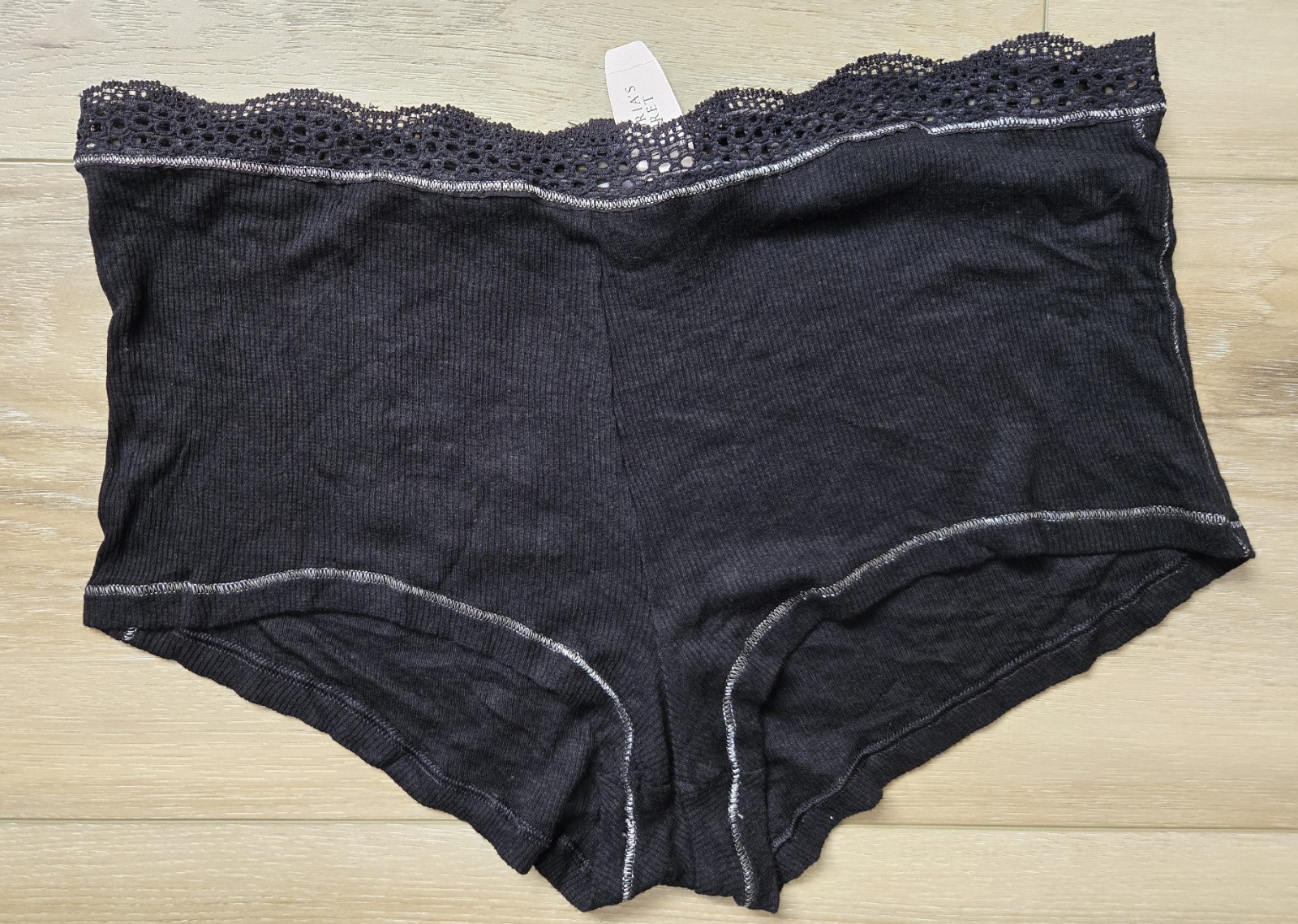 NWT Vintage Victoria’s Secret Black Silver Ribbed Cotton Lace Boyshort Panties L