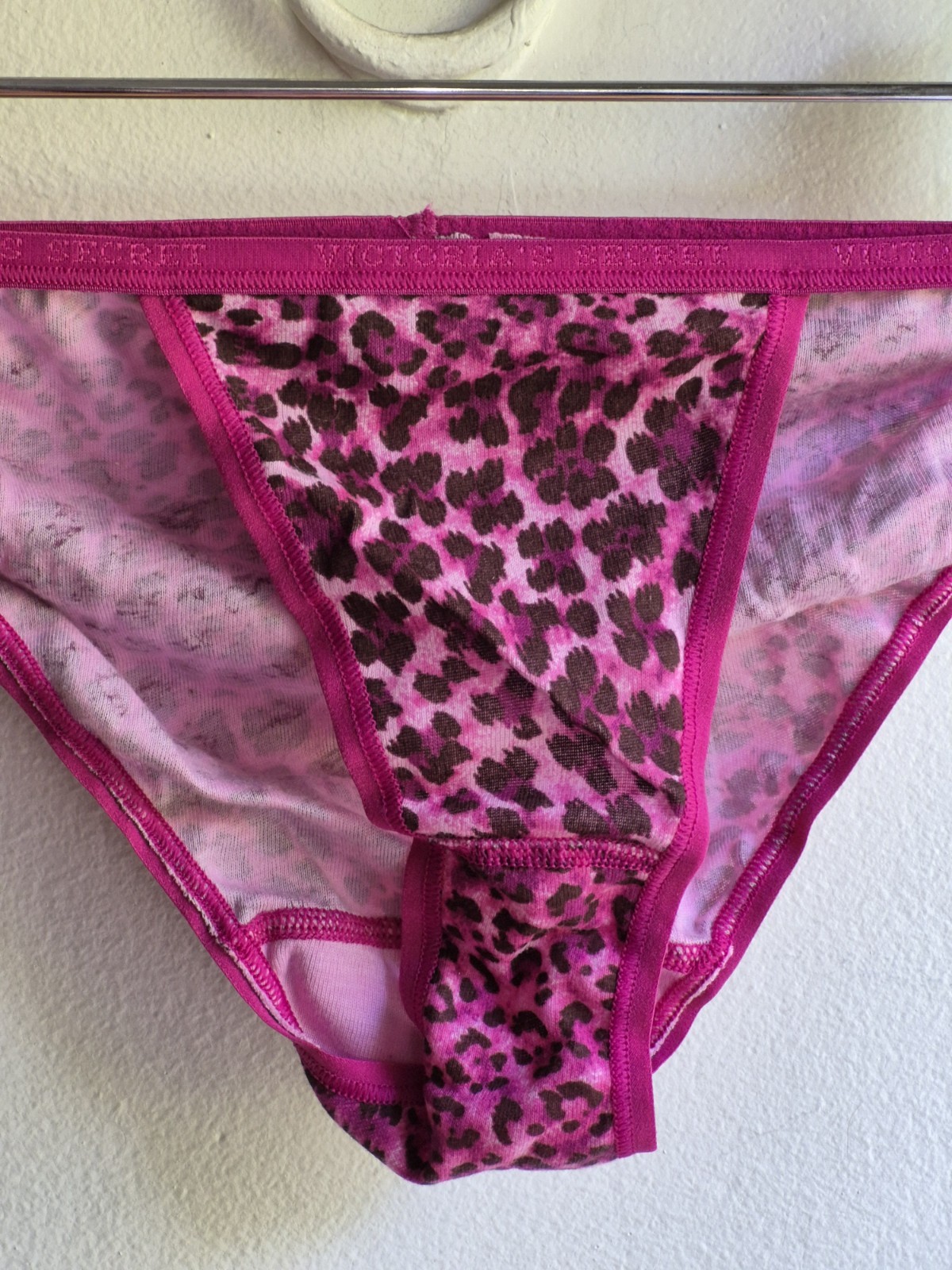 Vintage Victoria’s Secret Signature Pink Cheetah Cotton High Cut Bikini Panty XS