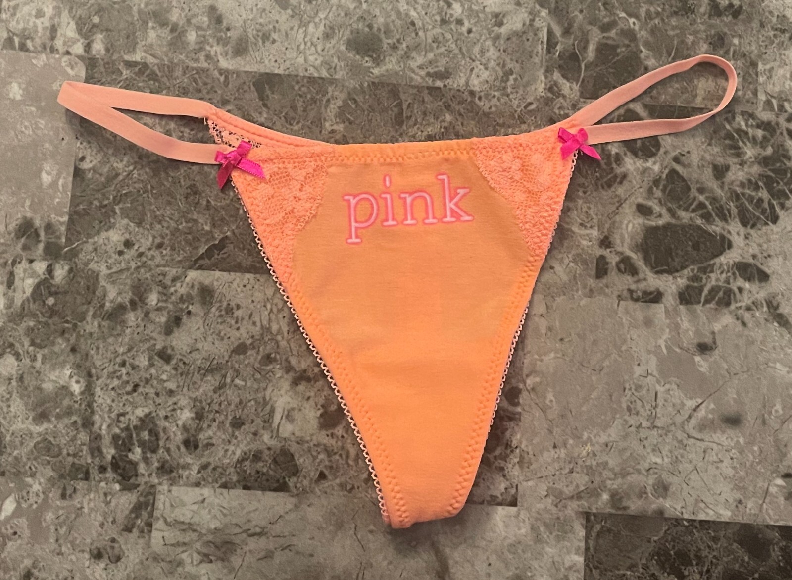 NWOT VICTORIA’S SECRET PINK XS PEACH ORANGE LACE VINTAGE RARE V STRING PANTIES