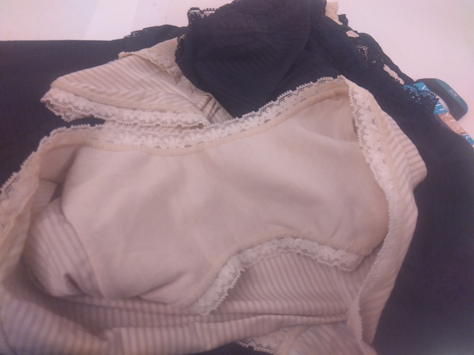 Vanity Fair Black/Beige Light & Luxe 3 Pack Briefs Size 5X- New. (66)