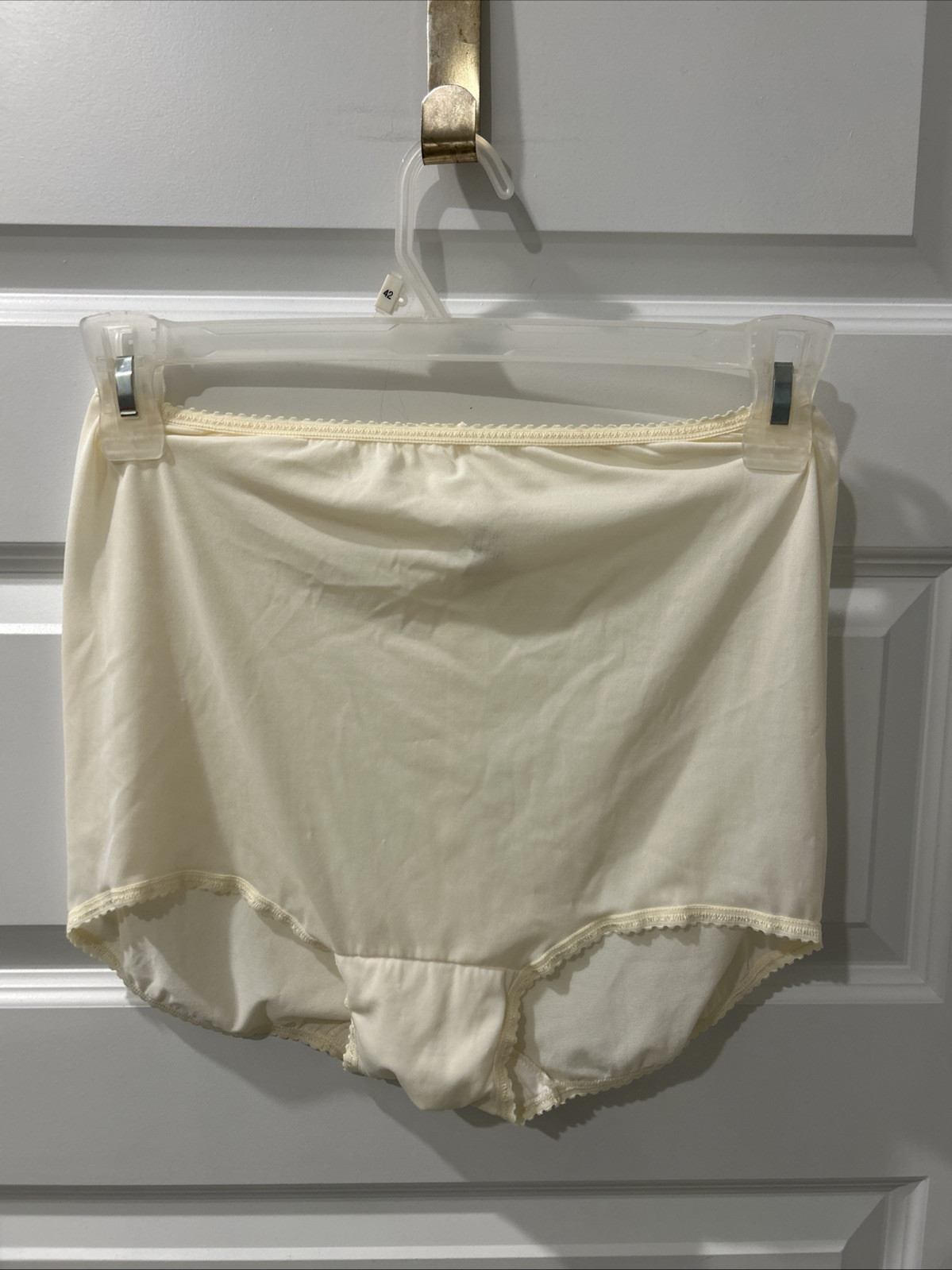 NEW Bali Skimp Skamp Nylon Panties Style #2633, Ivory Size 10 (3XL)