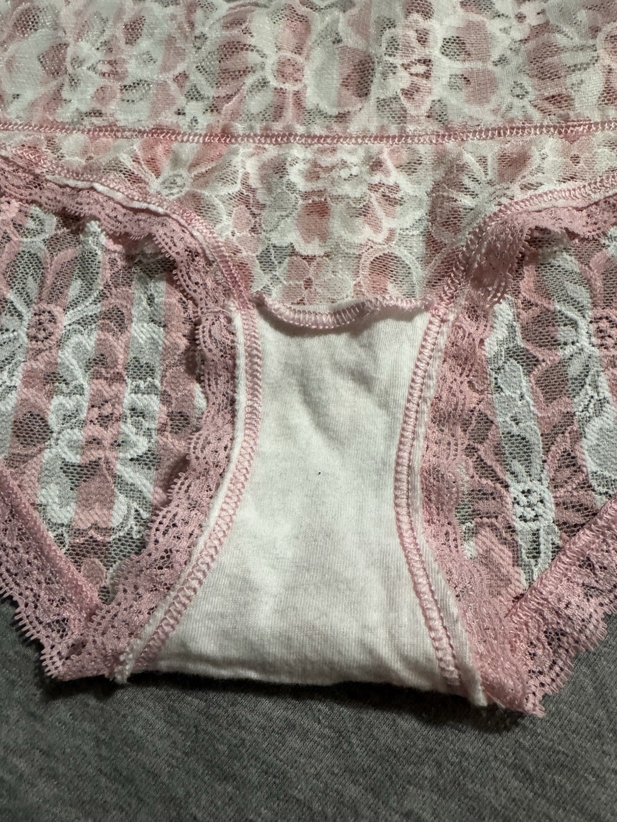 Victoria’s Secret Hipster Lace Panties Floral Pink/White XS Stretch Lined